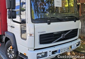 Volvo FL6 180 12 toneladas.
