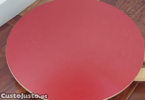 Mesa cabeceira Ikea muito boa