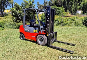 Empilhador toyota 2.5 tn