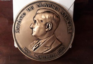 Medalha em bronze com banho de ouro