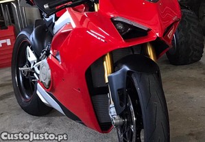 Ducati Panigale V4S