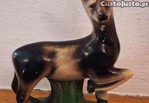 Estatueta vintage de cão em cerâmica