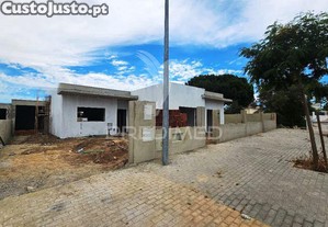 Moradia isolada t3 c/piscina e garagem, brejos de azeitão