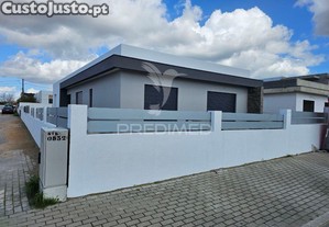 Moradia isol. t3 c/piscina e garagem, vale choupo - azeito