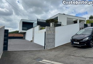 Moradia T3 com Piscina Povoa de Lanhoso