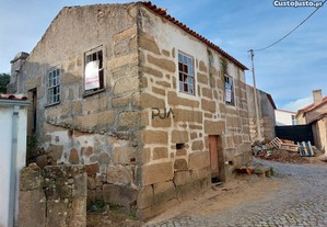 Moradia T2 Para Recuperar Em Vila Ruiva, Guarda, Fornos de Algodres