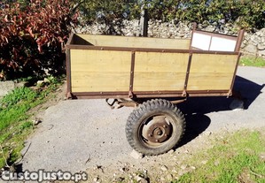 Reboque Atrelado Agrcola com taipais novos