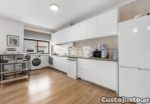 T3 Com Varanda, Garagem E Suíte Em Ronfe,...