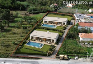 Terreno em Adoufe e Vilarinho de Samardã de 4221,00 m²