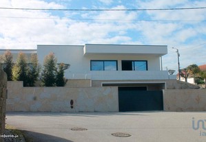 Casa / Villa T4 em Braga de 281,00 m²