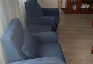 Conjunto de cadeiras sofás + puff