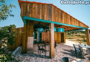 Quinta Com Casinhas Em Pedra, Recuperadas, Para...