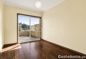 T1 Em Canidelo Com Terraço E Vista Mar, Junto À...