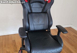 Conjunto Mesa de Secretária + Cadeira Gaming HP OMEN