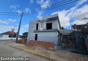 Moradia gem. t3 em gaveto, pinhal general - fernão ferro