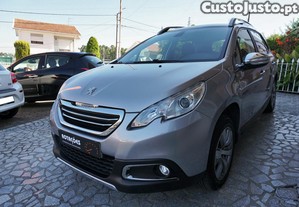 Peugeot 2008 1.2i STYLE GPS