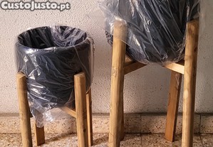 Floreiras Metálicas com Bases de Madeira 23-EL-03, Novas