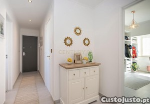 Apartamento T2 com Varanda   Vista Cristo Rei, Almada