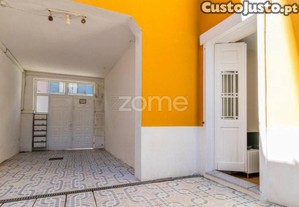 Prédio Com 2 Frações, Rendimento Imediato...