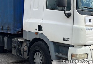 Trator DAF CF 410, caixa automática