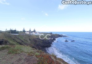 Moradia com 3+1 Quartos - Mosteiros- Ponta Delgada