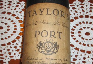 Taylor´s 40 Anos.