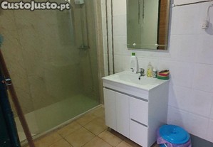 Quarto no centro da cidade
