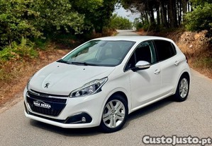 Peugeot 208 1.2 PureTech Allure - 19