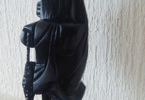 Artesanato escultura antiga de monge pescador 35cm de altura