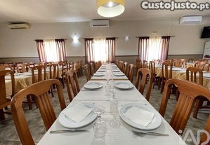 Loja / Estabelecimento Comercial em Madalena e Beselga de 593,00 m