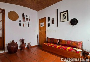 Moradia T2 + 1 com Quintal e Terraço no Centro de Alvito   Beja Alentejo