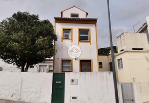 Moradia T3 no Centro da Vila das Velas, Ilha de Sã