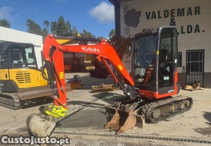 Mini giratria Kubota 2700Kg, ano 2021