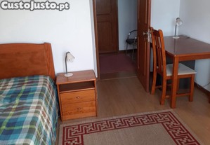 Quarto a estudante  Jardim Arca Água Univ Fernando Pessoa