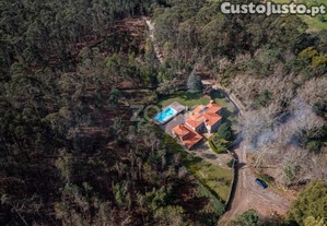 Moradia T4 De Charme Com Piscina E 2850 M² De...