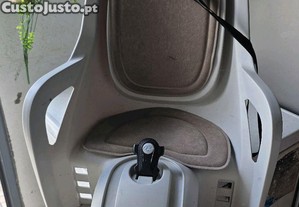 Cadeira de criança para bicicleta.