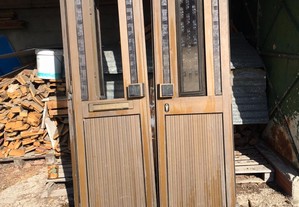 porta de aluminio castanho dupla usada