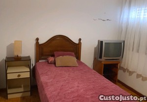 Quarto estudante/ trabalhadora