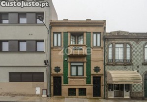 Moradia T3 Com Logradouro Junto À Estação De...