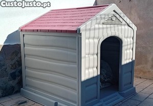 Casota de cão em plástico