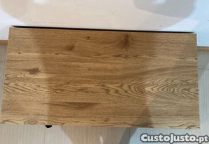Mesa de centro em madeira e ferro