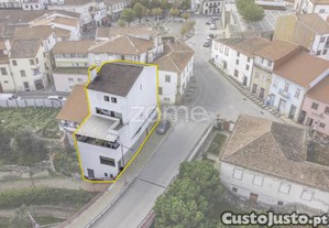 Prédio Torre De Moncorvo Com Loja Comercial