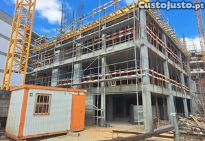 T2 Novo Com Varanda E Garagem Bem Localizado Em...