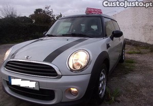 MINI Clubman 1.6 D 110 cv Impecvel - 14