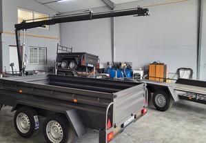 Atrelado Reboque Carga Geral Mercadorias Plataforma Estrado Com Grua Hidraulica Vira 180º Para a Direira E 180º Para a Esquerda 