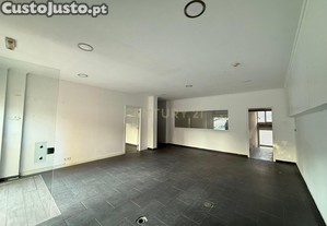 - Loja Em Santa Marta Do Pinhal