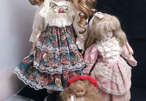 Coleção de 3 bonecas antigas de porcelana