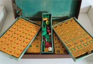 Jogo de Mahjong antigo (1920/1930) completo - baquelite chinesa