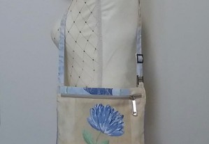 Mala 3 em 1 feita à mão com materiais reutilizados (mala / saco / mochila)
