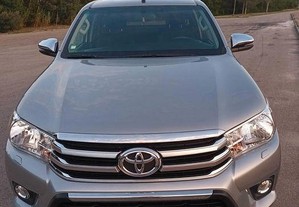 Toyota Hilux 2.4D-4D 4WD Trial (IVA DEDUTÍVEL)